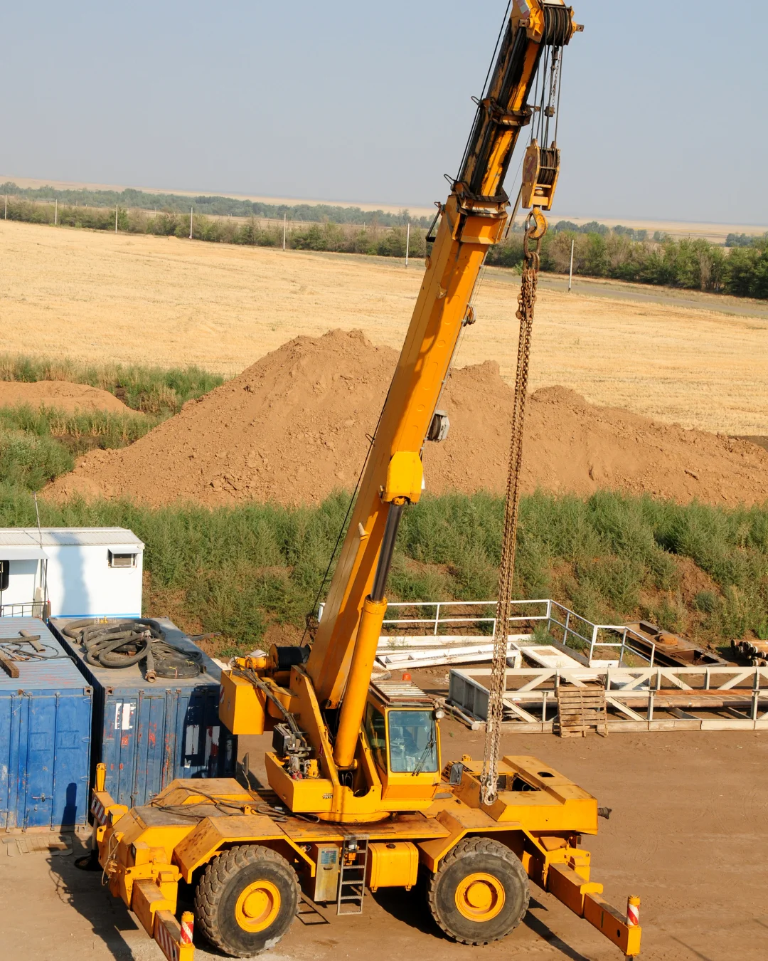 Professional crane rental services in Mumbai provide suitable lifting equipment and professional support for construction and industrial projects.